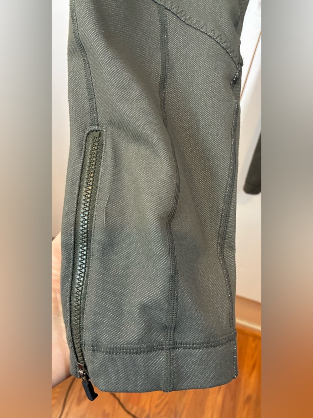 Lululemon Cargo Utility Leggings Olive Green Size 8 High Rise Ankle Zip Pocket - Picture 4 of 13